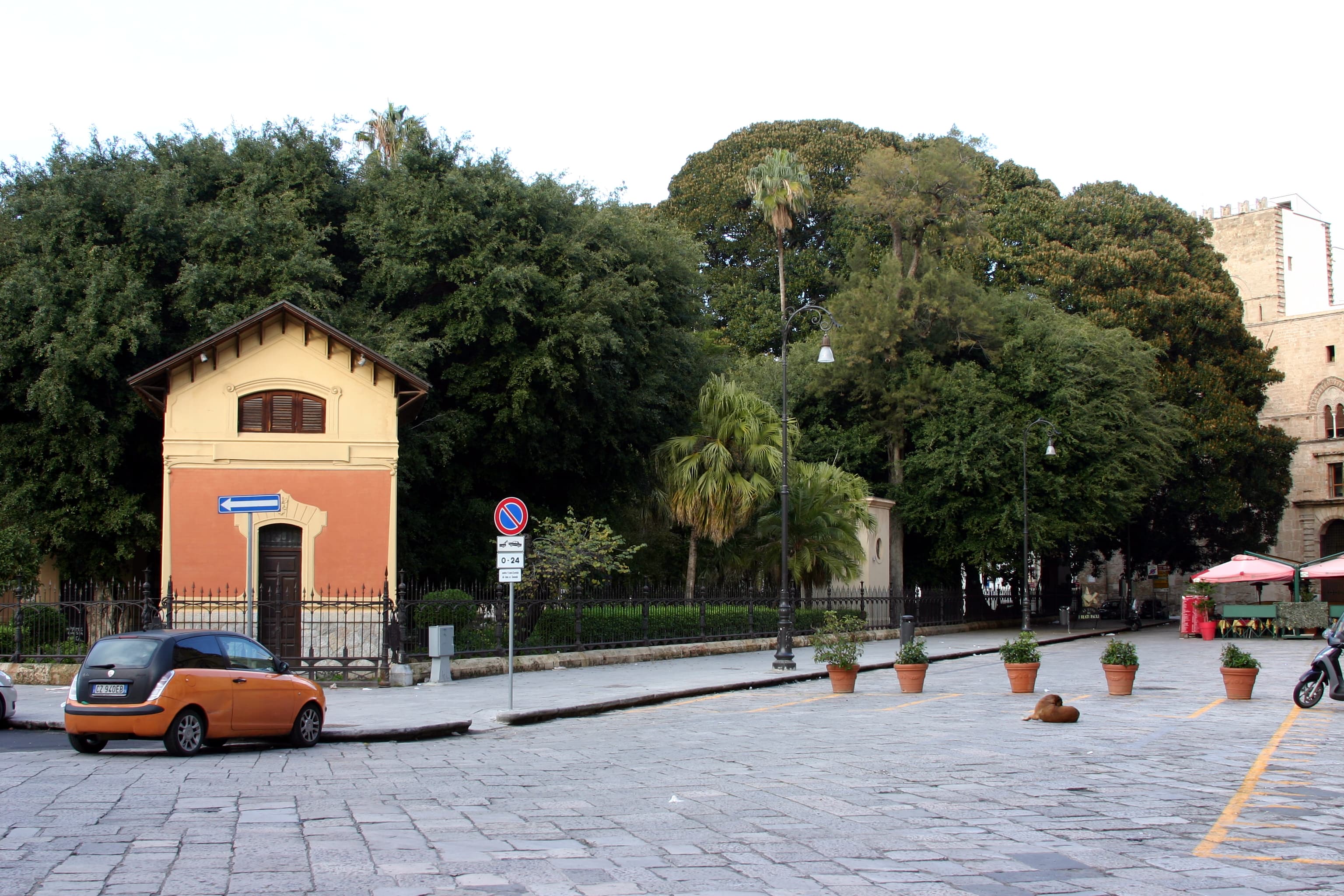 Piazza Marina Vintage Market